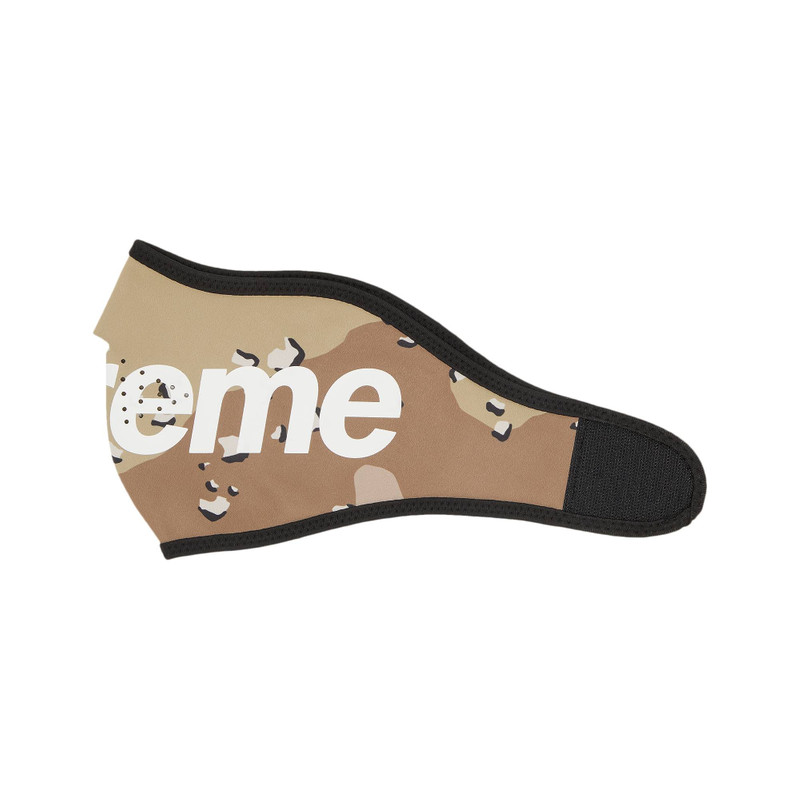 Supreme Supreme x WINDSTOPPER Facemask 'Chocolate Chip Camo' outlook