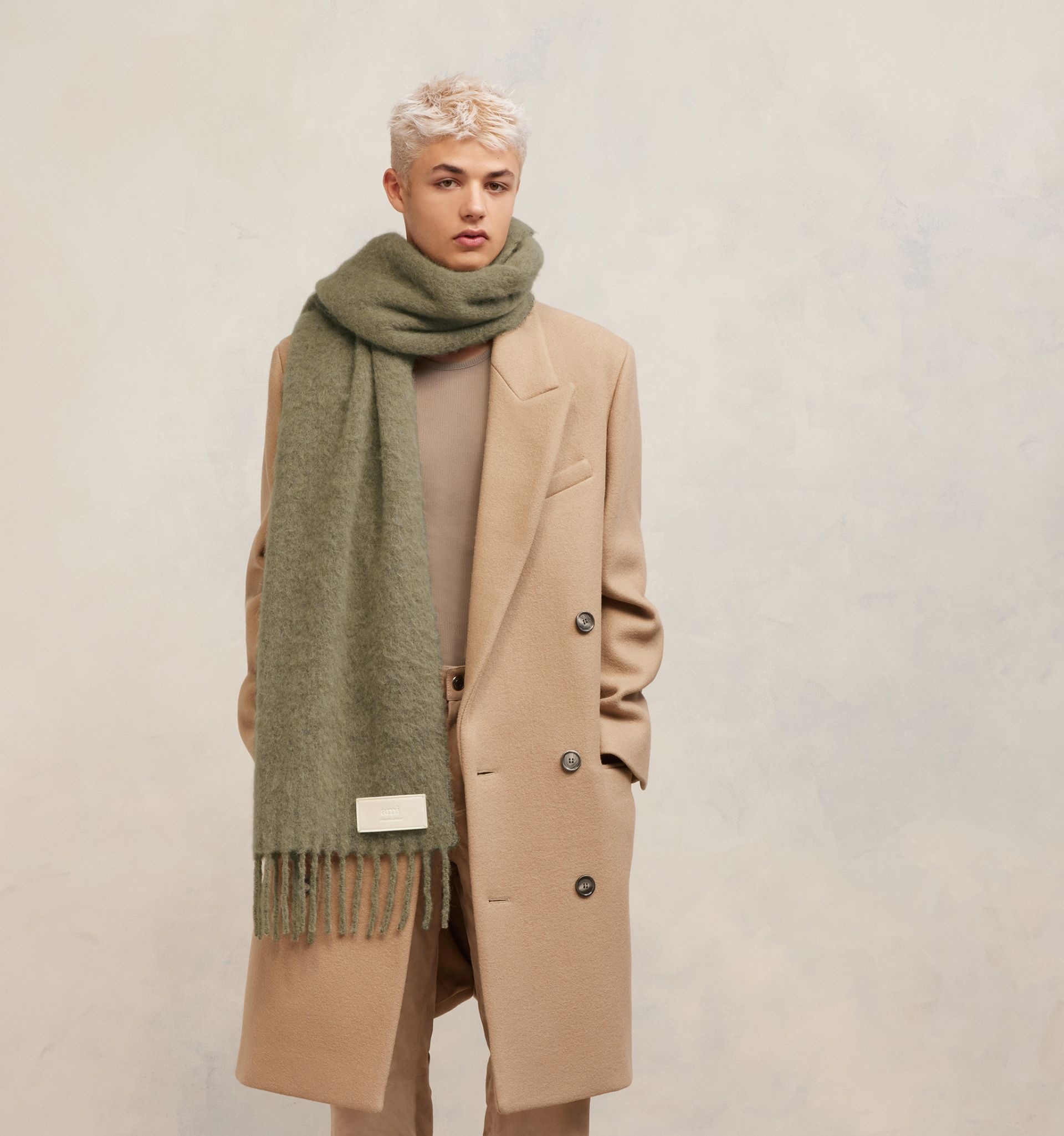 【 AMI PARIS 】 Neutral Sand Fringe Scarf AMI Paris Fringed Wool Blend Scarf | Neutrals | FARFETCH BH