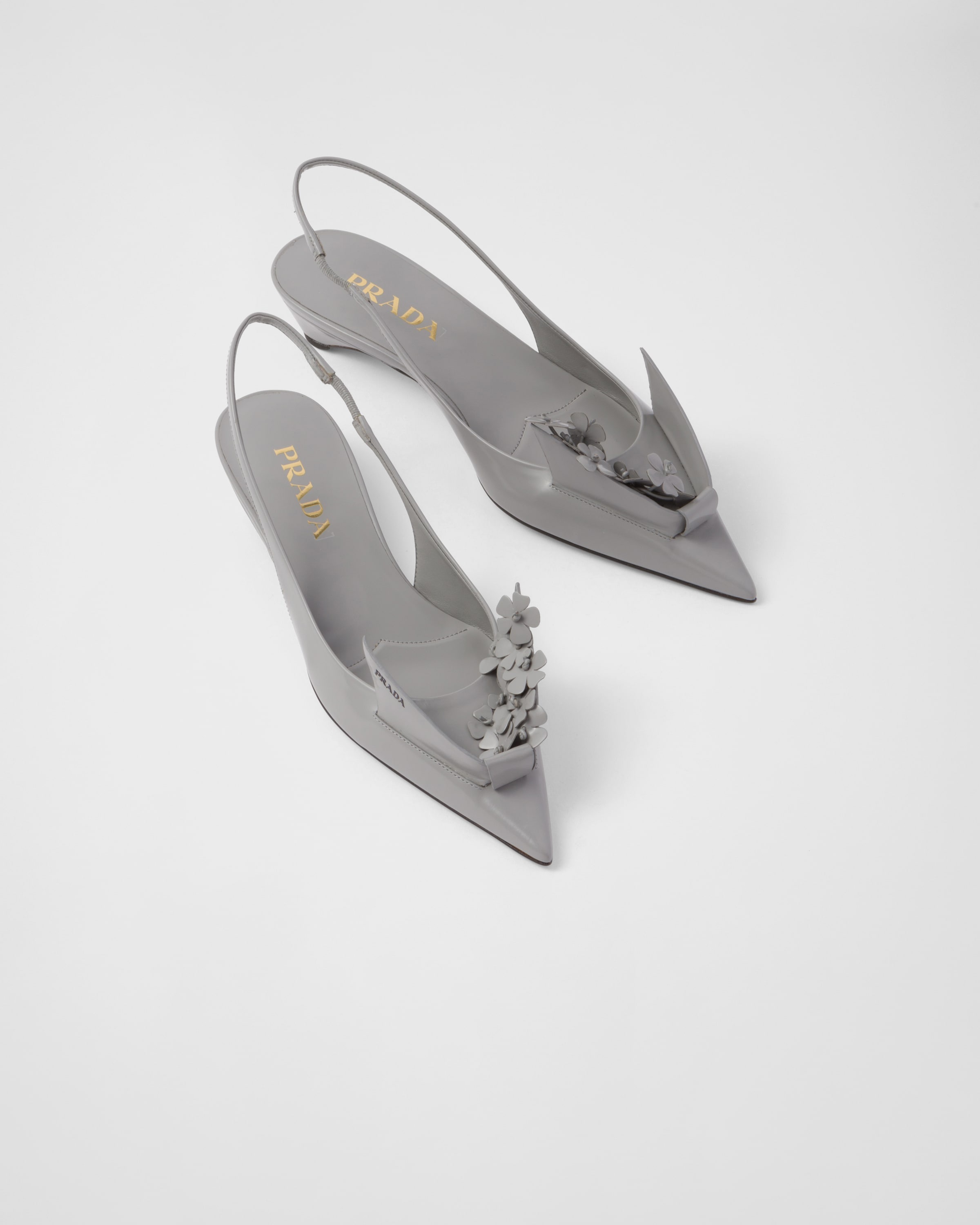 Brushed leather slingback pumps with floral appliques - 3