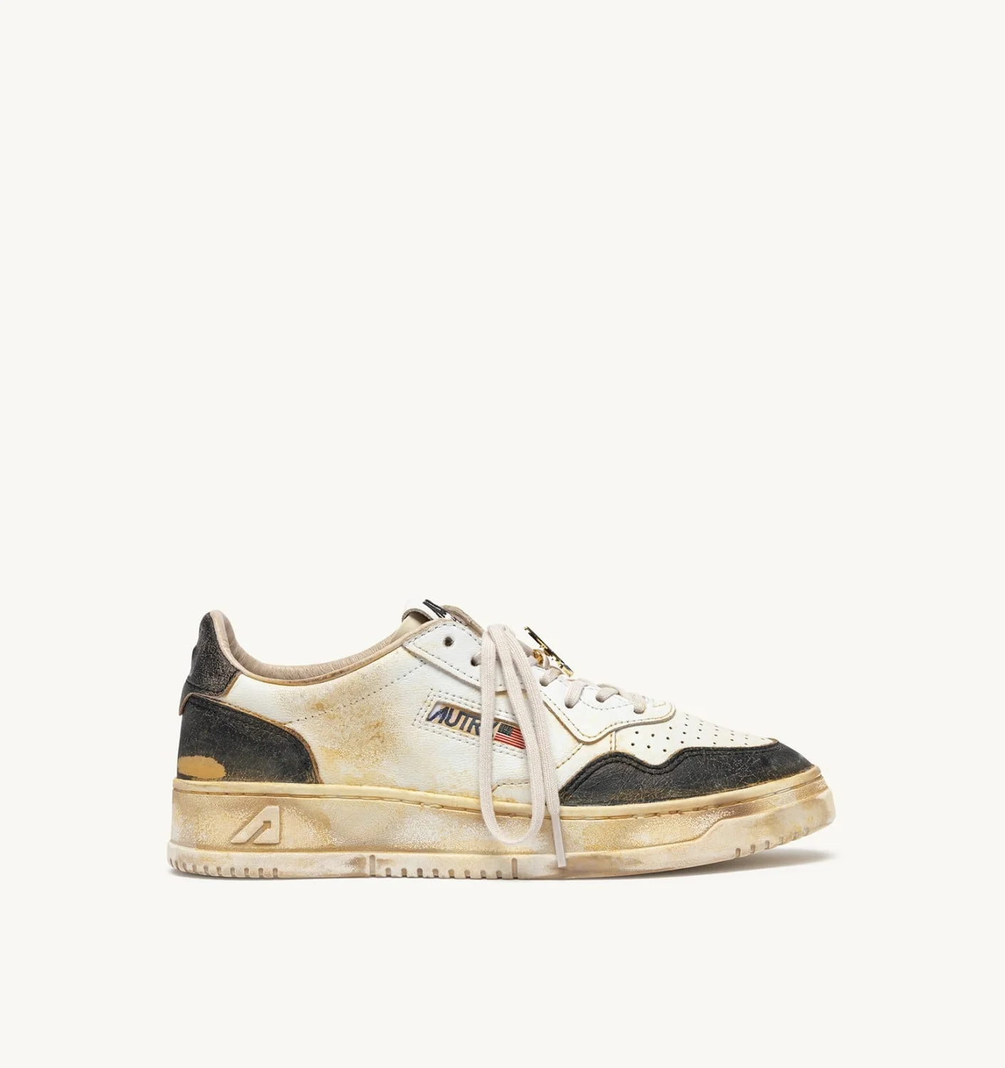 MEDALIST LOW SUPER VINTAGE SNEAKERS IN WHITE AND ANTIQUE BLACK LEATHER - 1