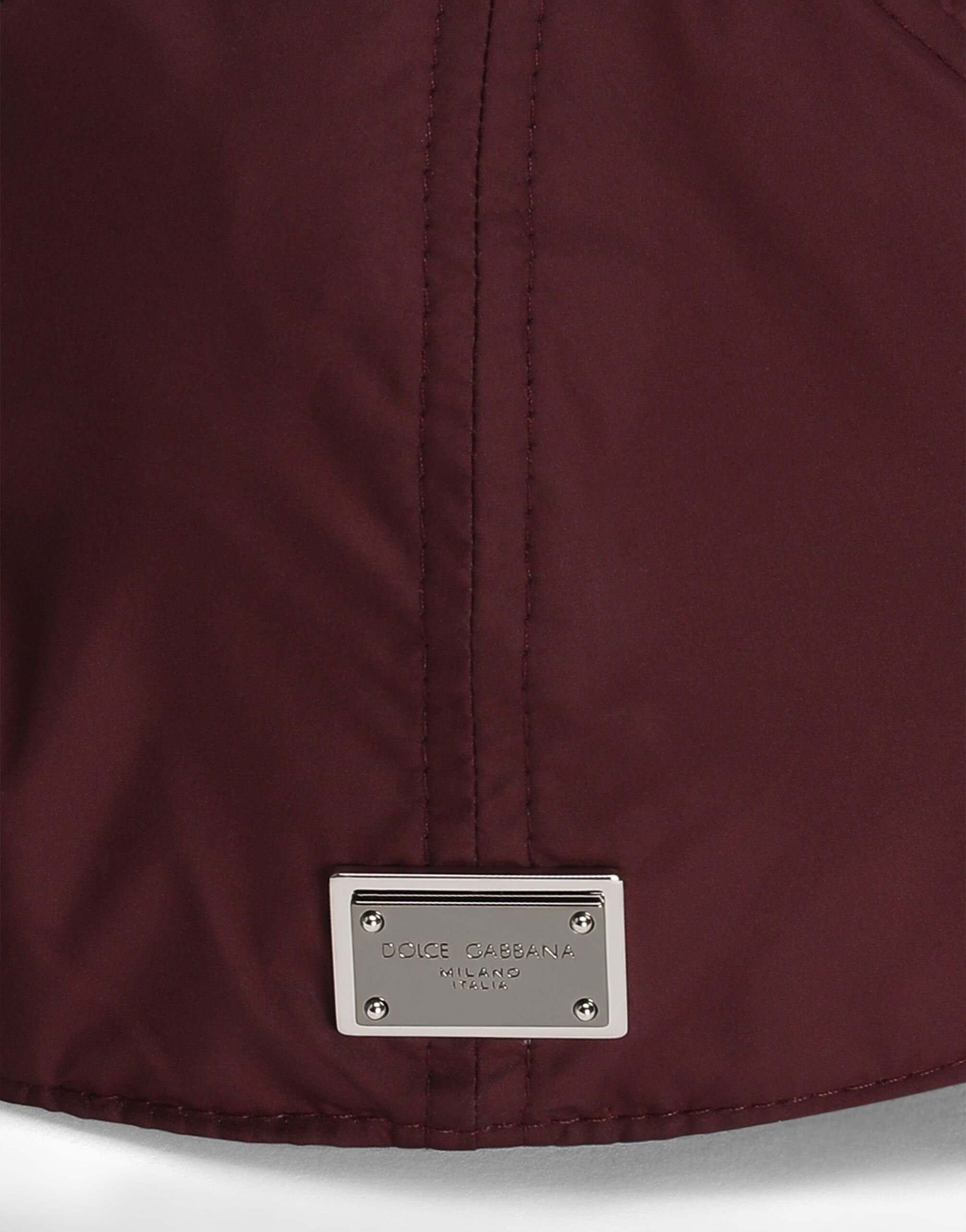 Baseball cap with logo - 3