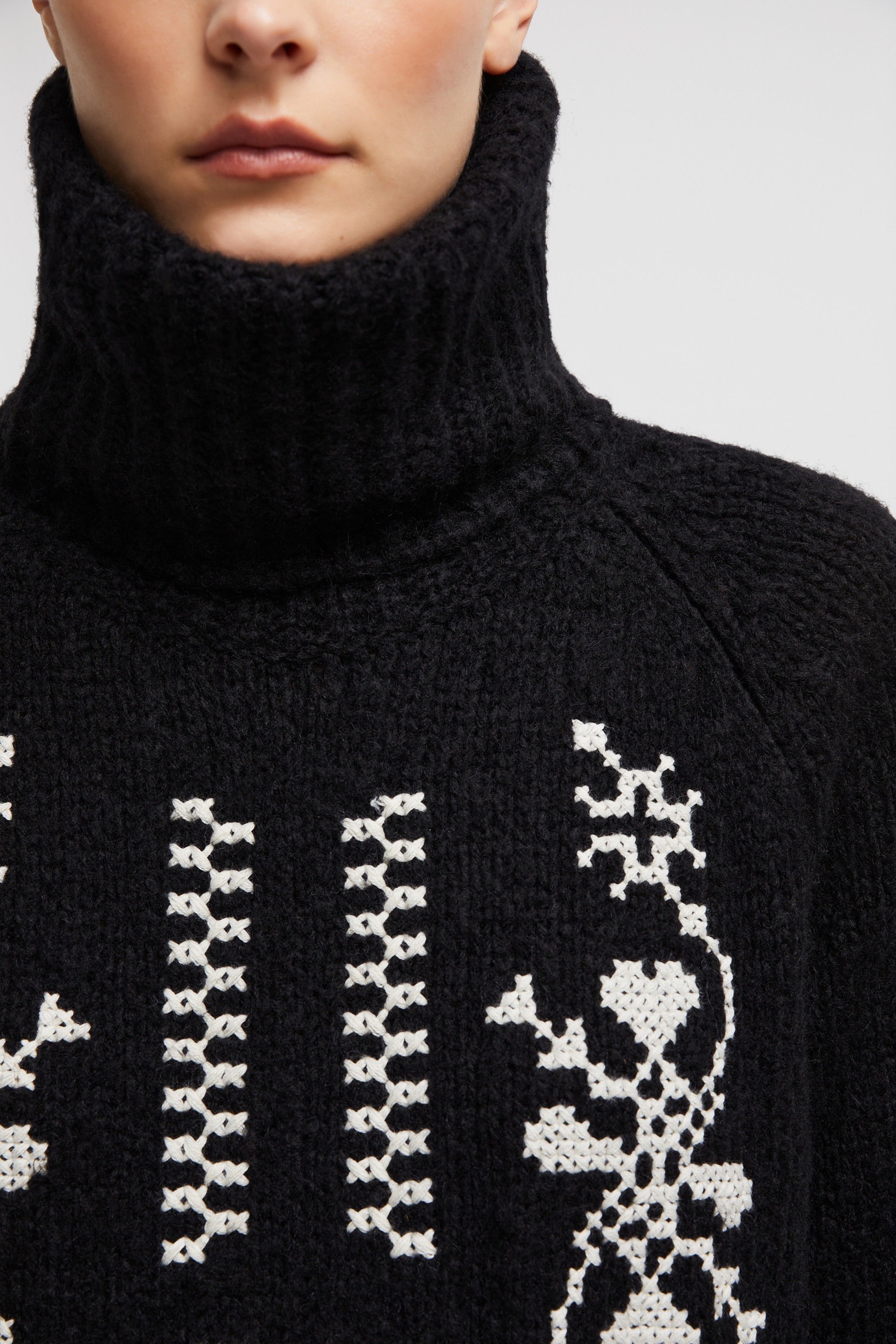Hand-Embroidered Alpaca & Wool Turtleneck Sweater - 7