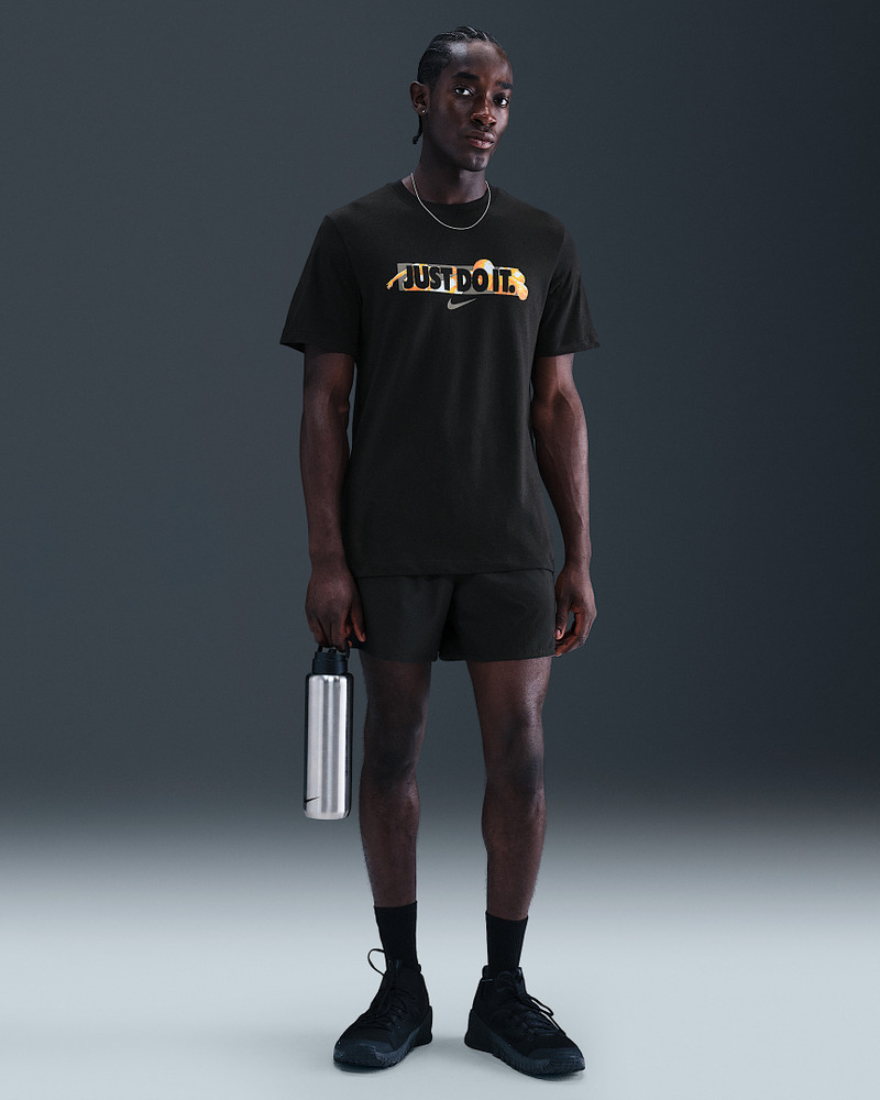 Nike Men's T-Shirt 4
