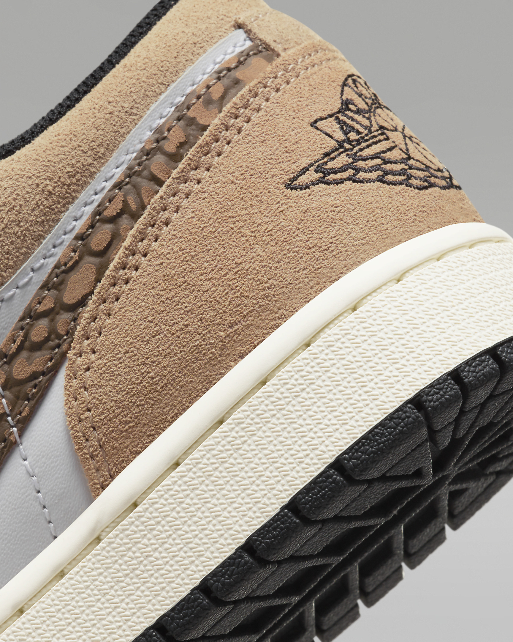 Air Jordan 1 Low SE Men's Shoes - 8