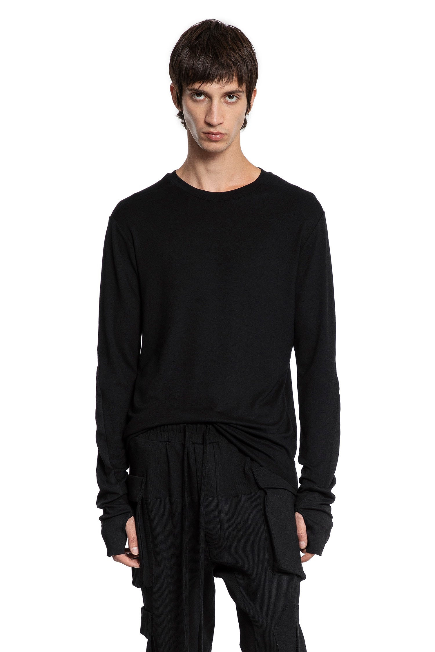 Long-Sleeve-T-Shirt-With-Hand-Gaiters - 7