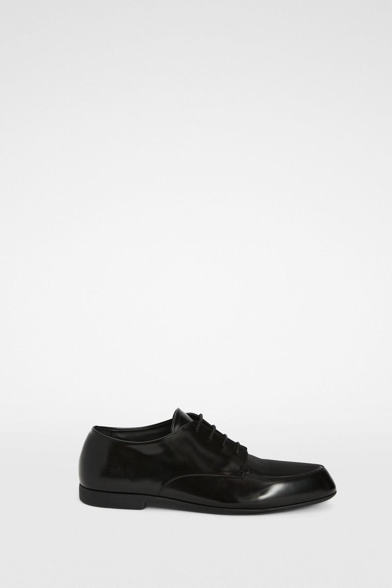 Lace-Up Shoe 1