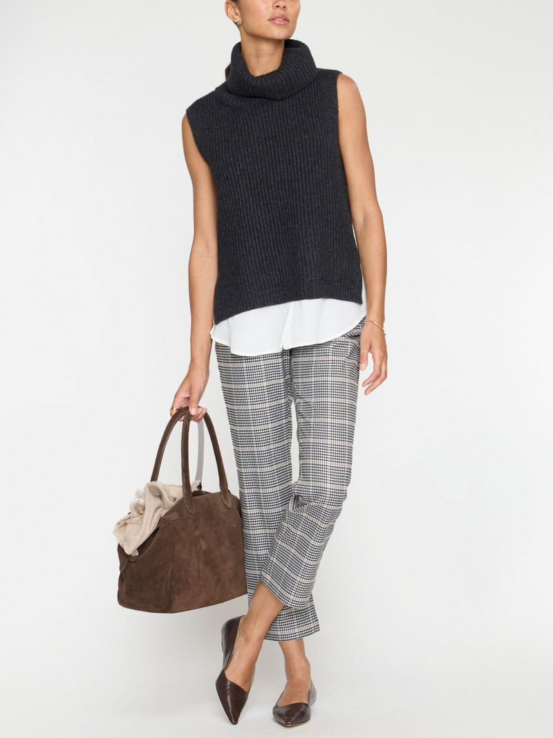 The Archer Sleeveless Looker 7