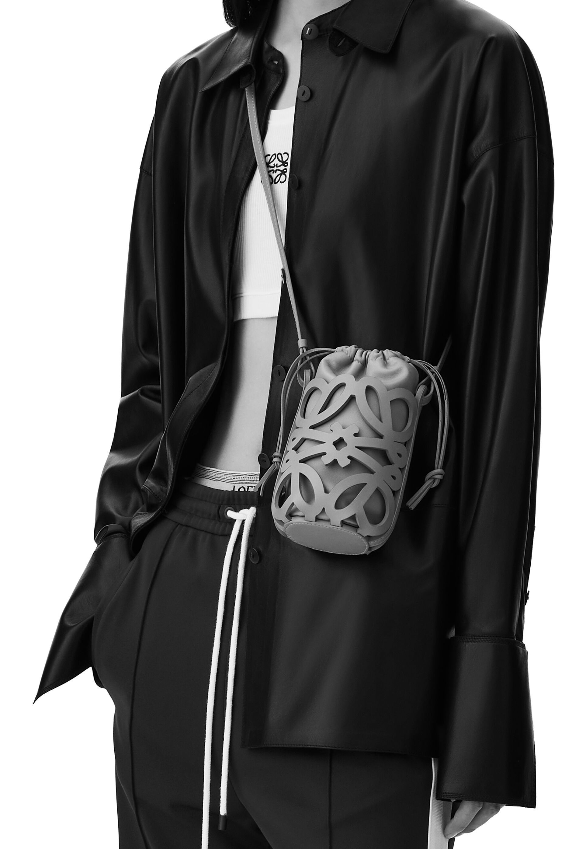 Anagram cut-out pocket in classic calfskin and nappa - 2