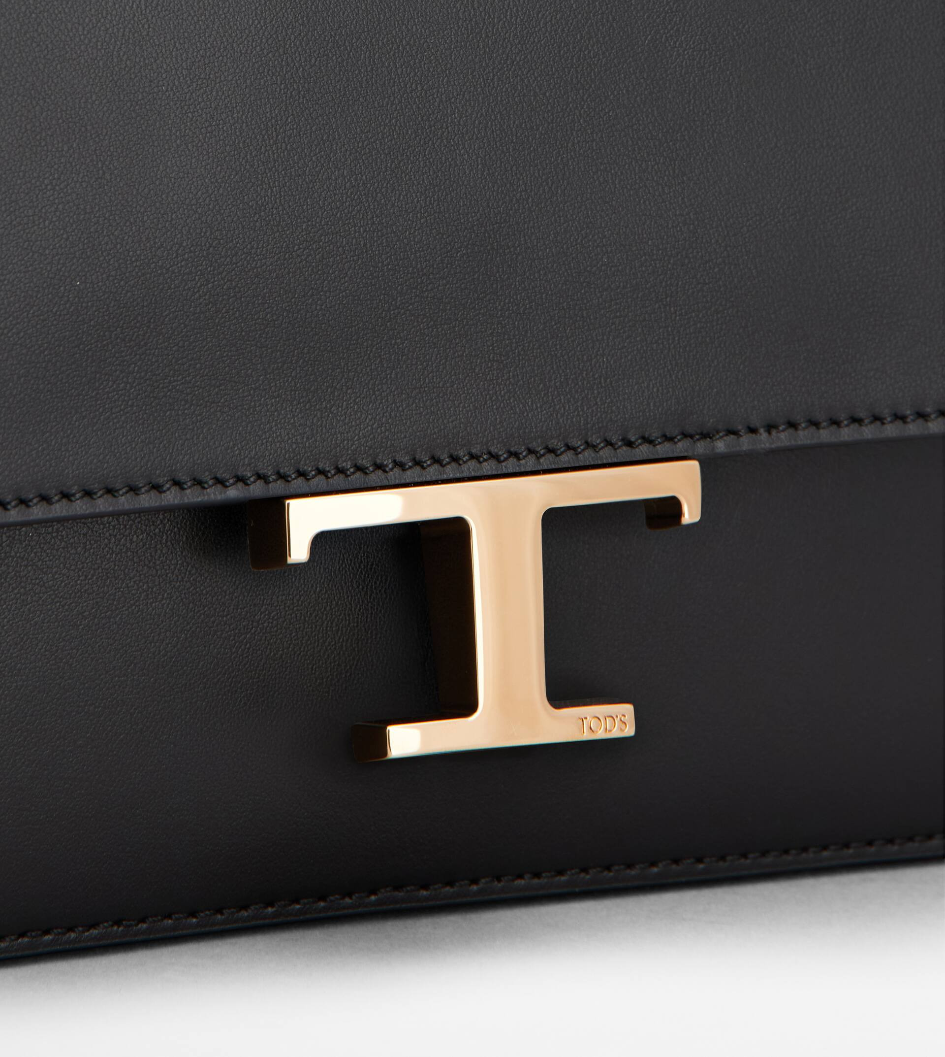 T TIMELESS FLAP BAG IN LEATHER MICRO - BLACK - 4