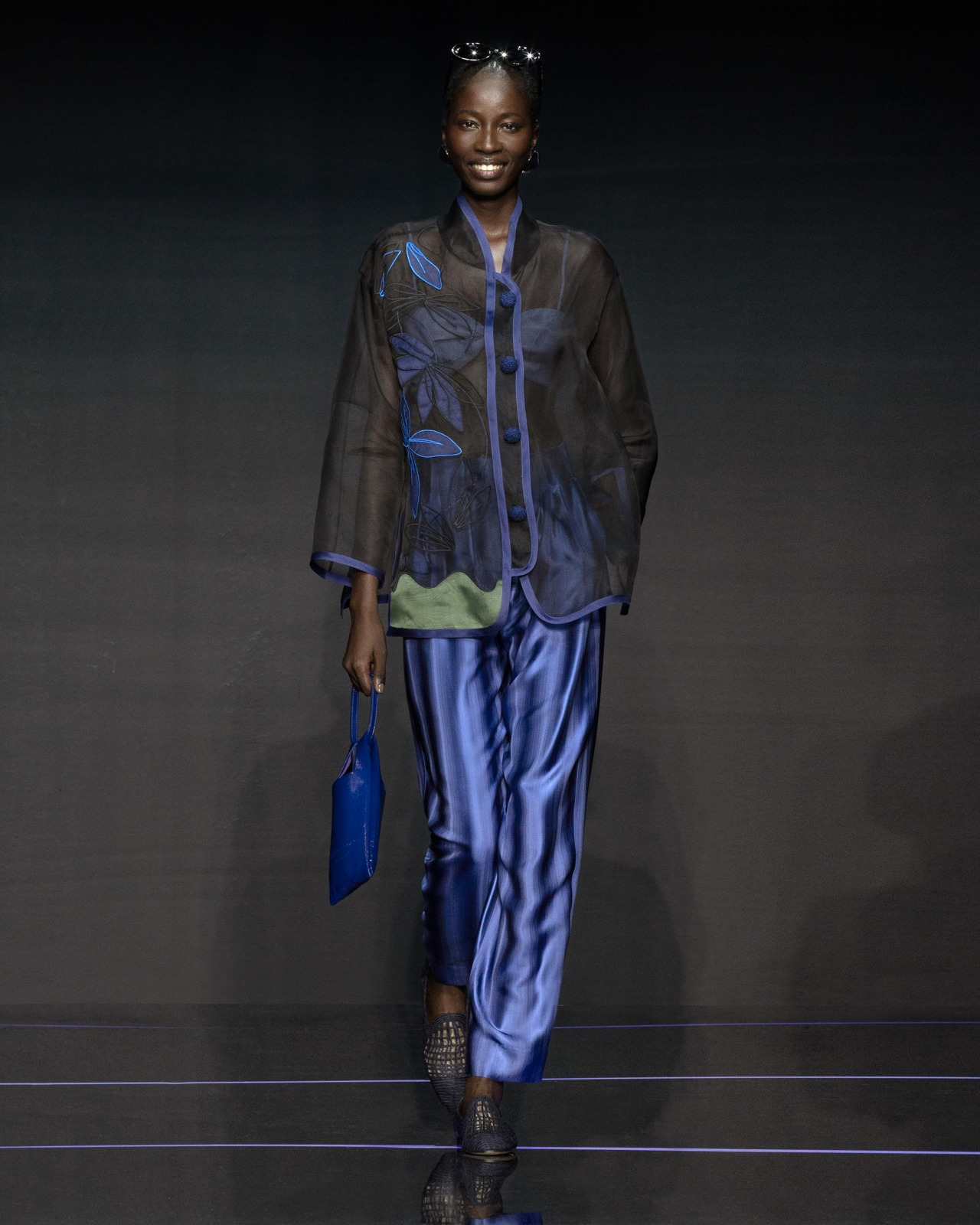 Pure silk organza shirt jacket with floral embroidery - 7