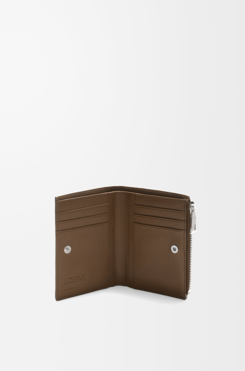 Loewe Slim compact wallet in deerskin outlook