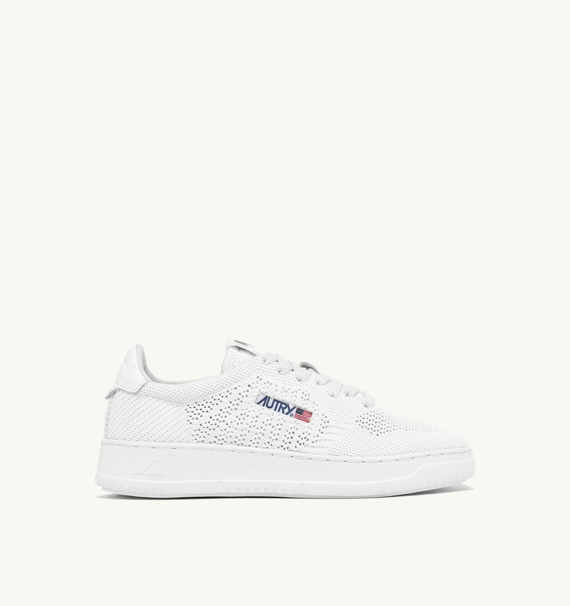 MEDALIST EASEKNIT LOW SNEAKERS IN WHITE FABRIC 1