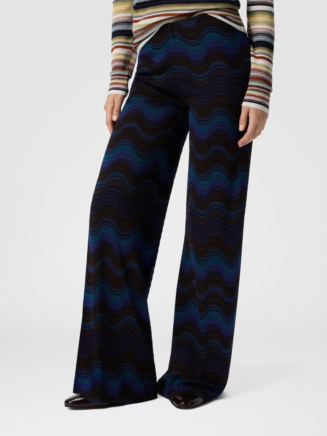 Palazzo trousers with wave pattern - 5
