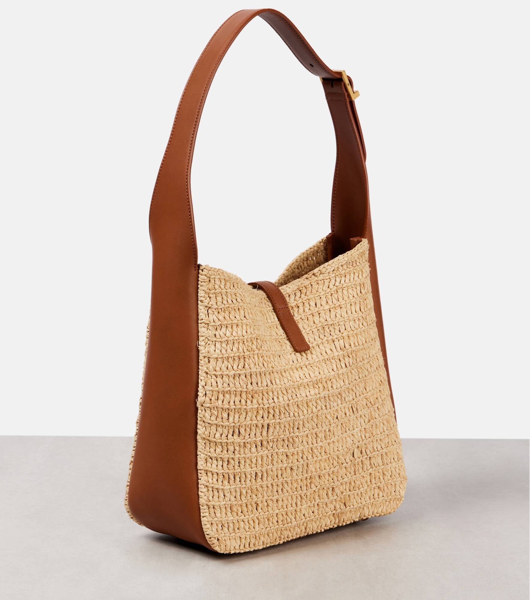 Le 5 à 7 leather-trimmed raffia shoulder bag - 4