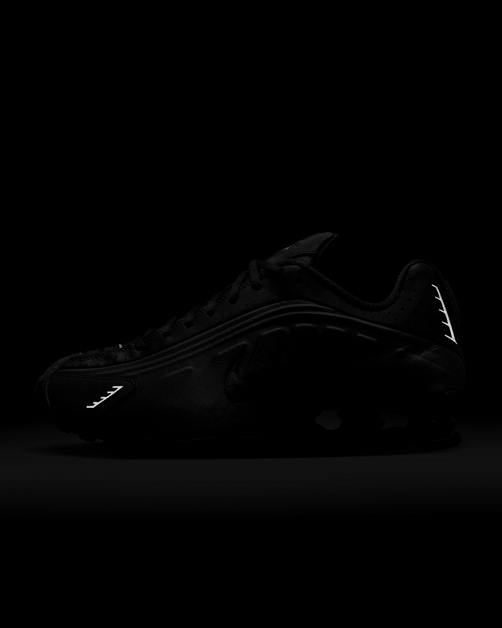 Nike Shox R4 Women's Shoes - 11