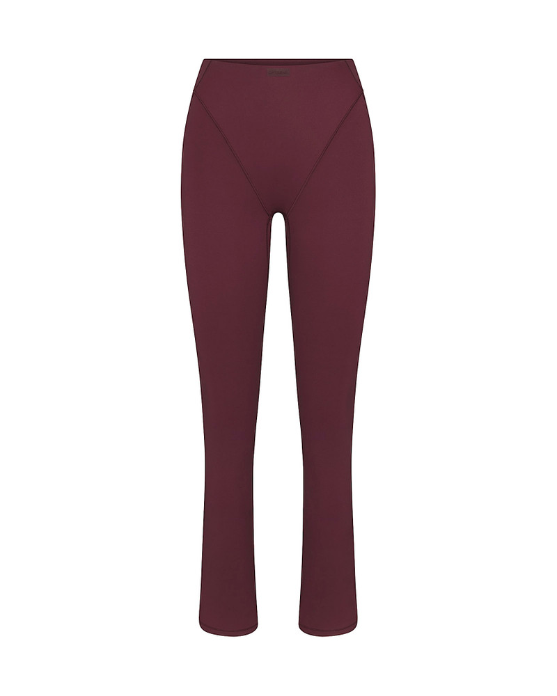 NikeSKIMS Matte Women's High-Waisted V-Panel Straight Leggings 8