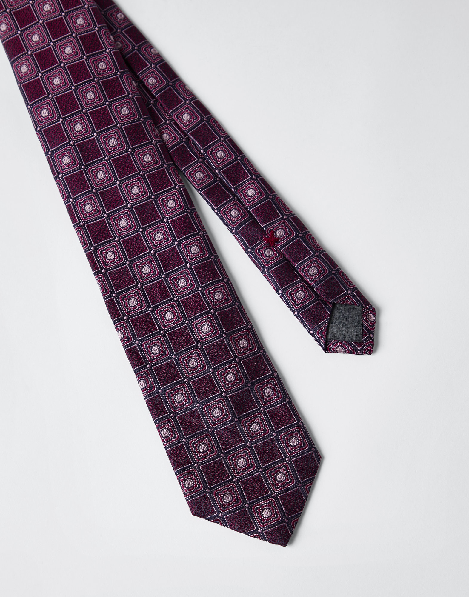 Silk tie with geometric design - 2