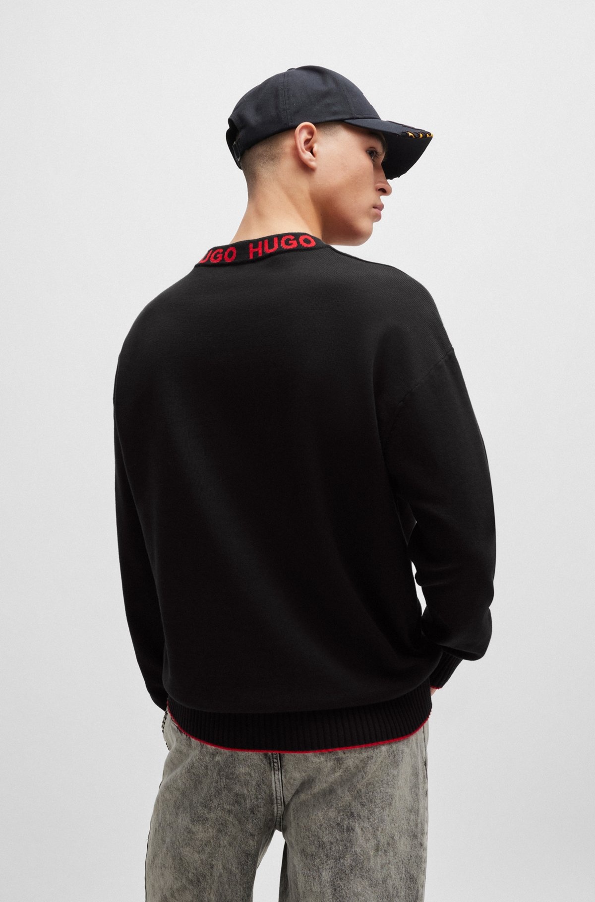 OVERSIZE-FIT SWEATER IN WITH LOGO COLLAR - 5