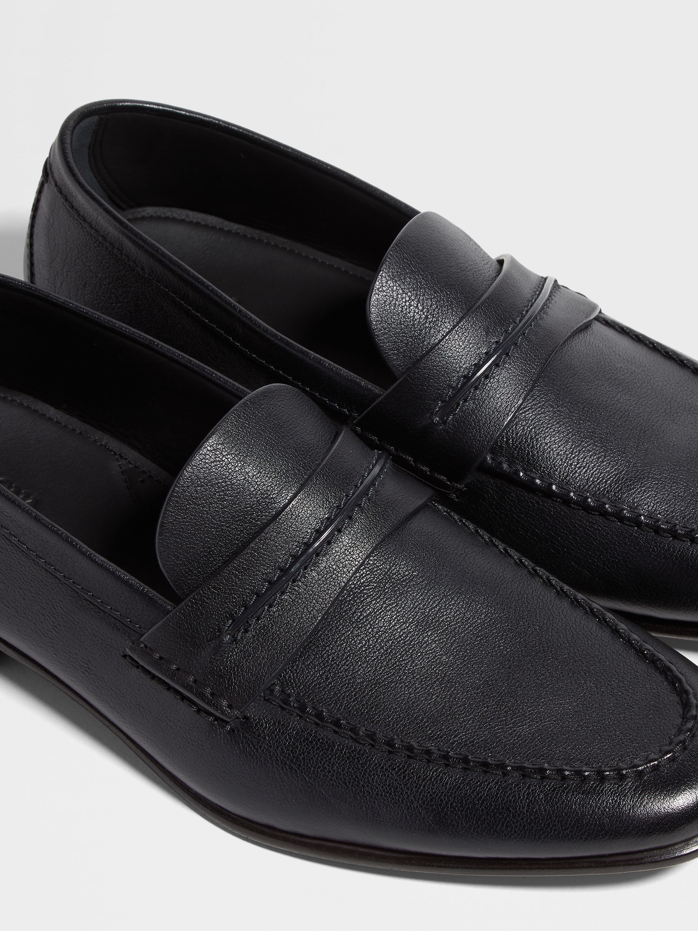 BLACK NATURAL GRAIN LEATHER MOCASSIN LOAFER - 4