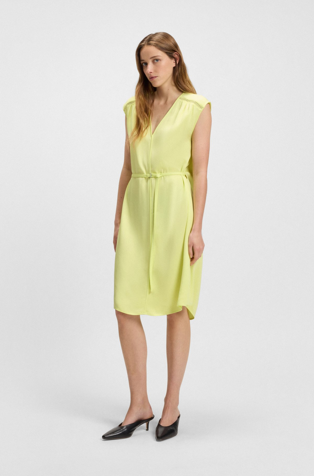 V-NECK DRESS WITH INTEGRATED BELT - 3