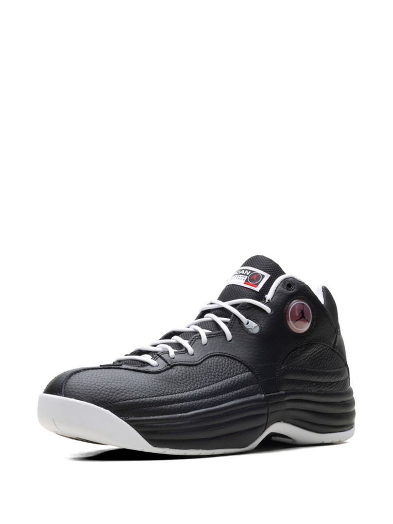 Jordan Jumpman Team 1 sneakers outlook