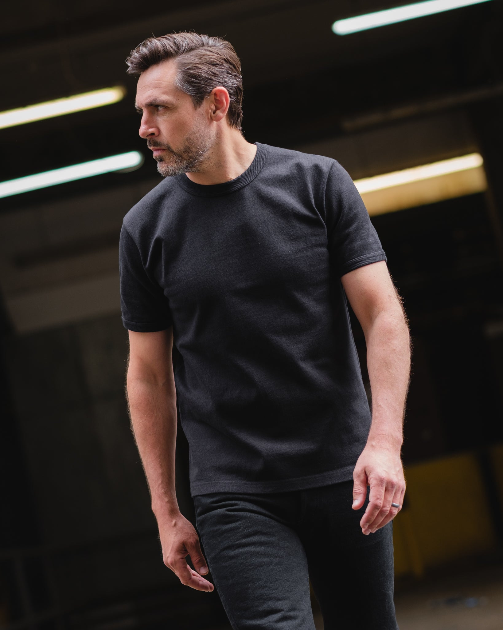 IHT-1600-BLK 11oz Cotton Knit Crew Neck T-Shirt - Black - 4