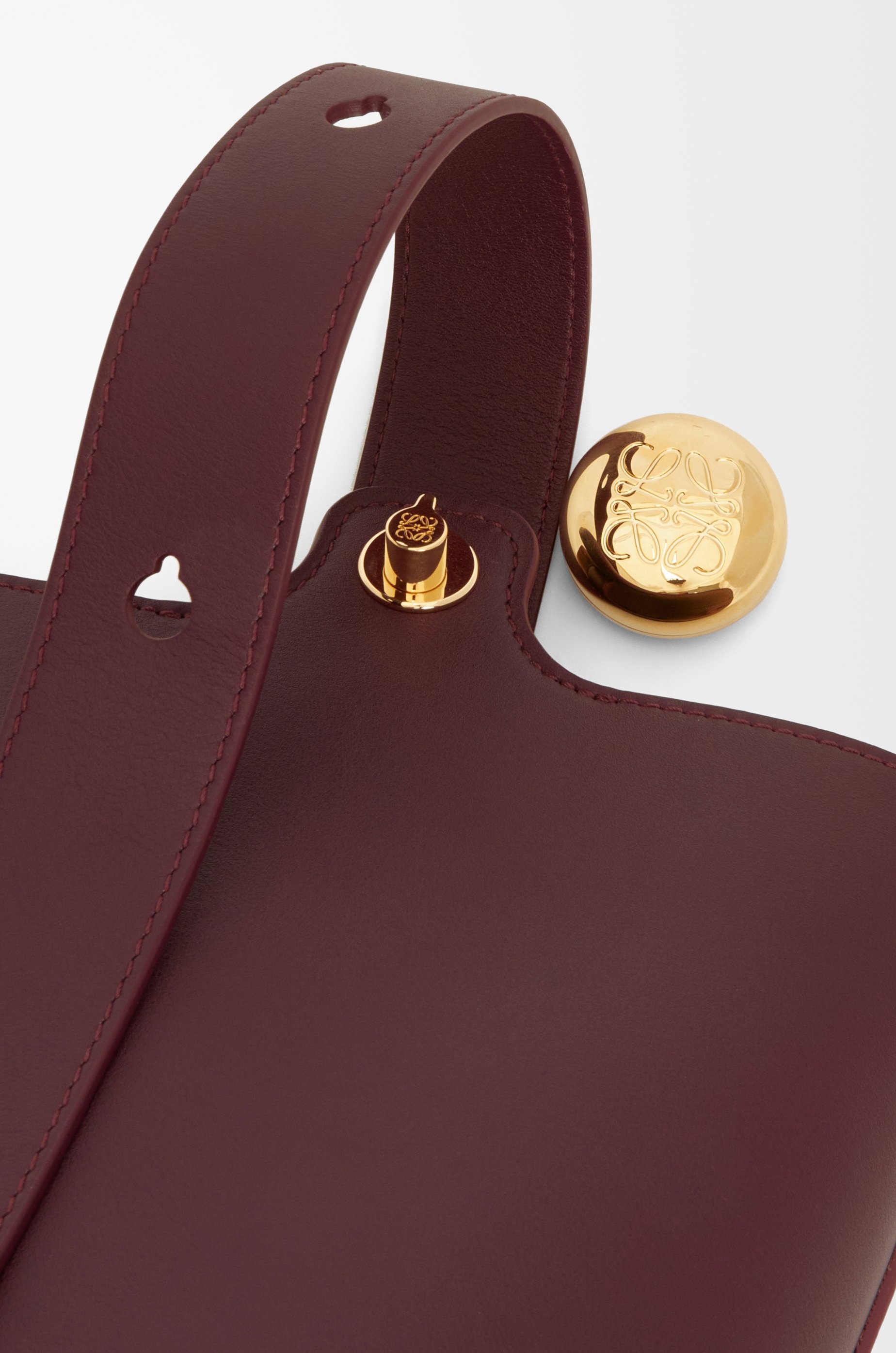 Mini Pebble Bucket bag in mellow calfskin - 8