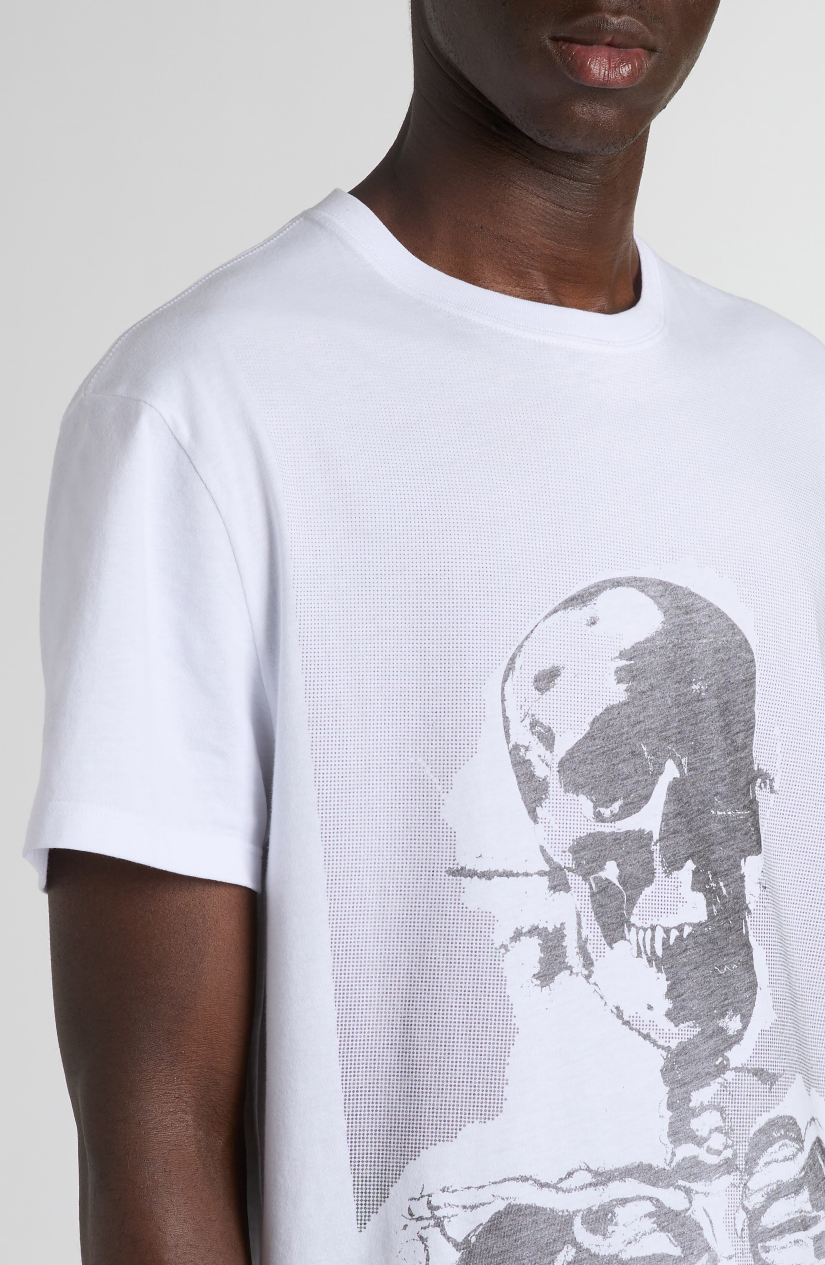 McQueen Skull Graphic T-Shirt in White /Black at Nordstrom - 5