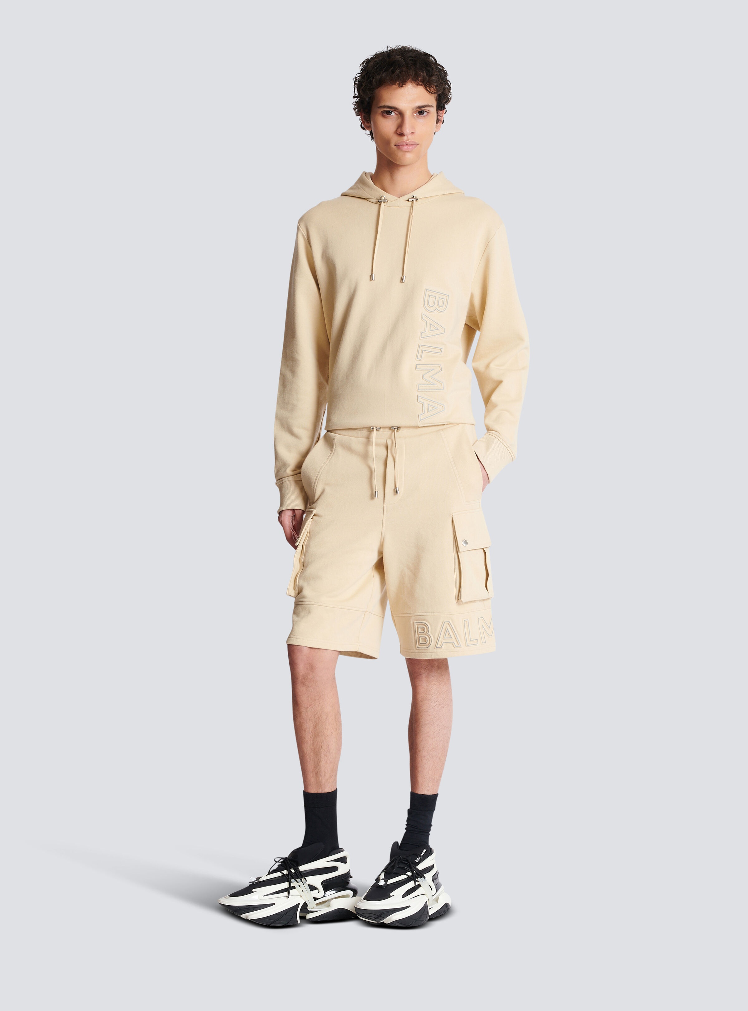 Cargo shorts with reflective Balmain logo - 2
