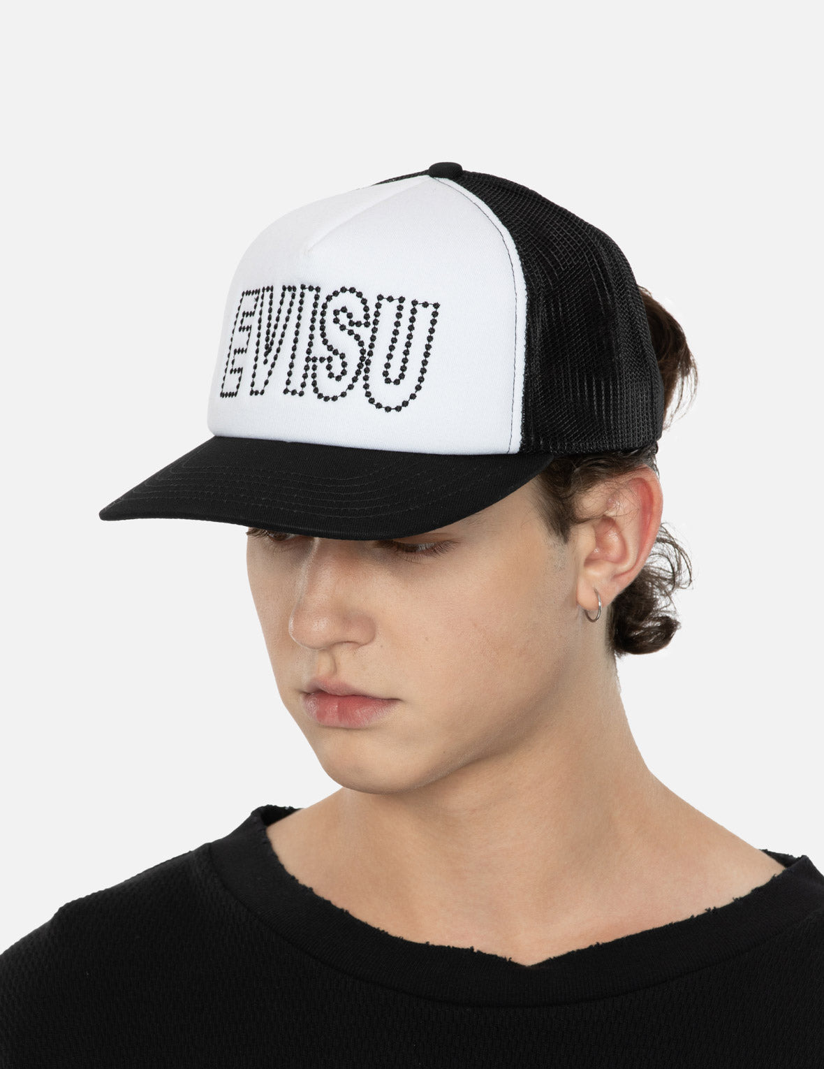 DOTTED LOGO EMBROIDERY TUCKER HAT - 3