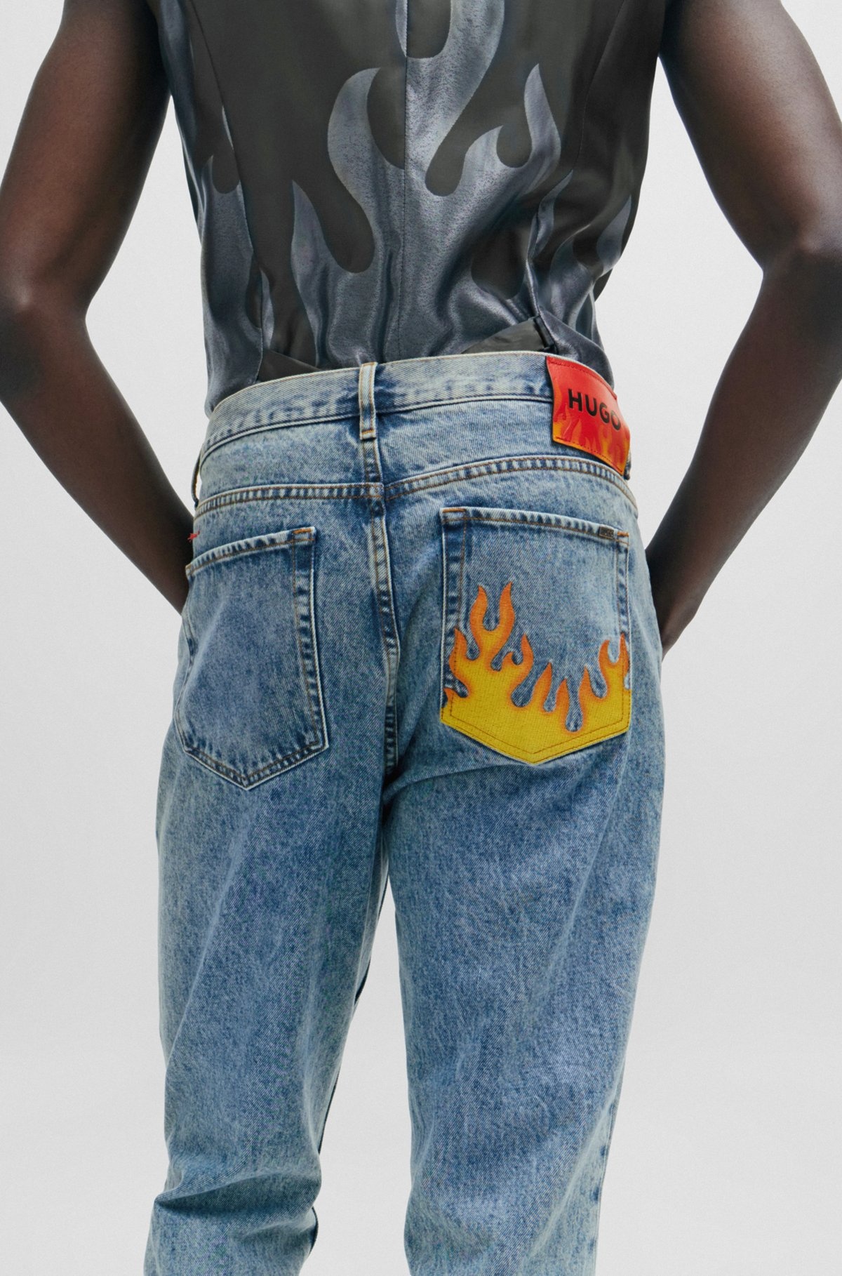 TAPERED-FIT JEANS IN BLUE RIGID DENIM - 5