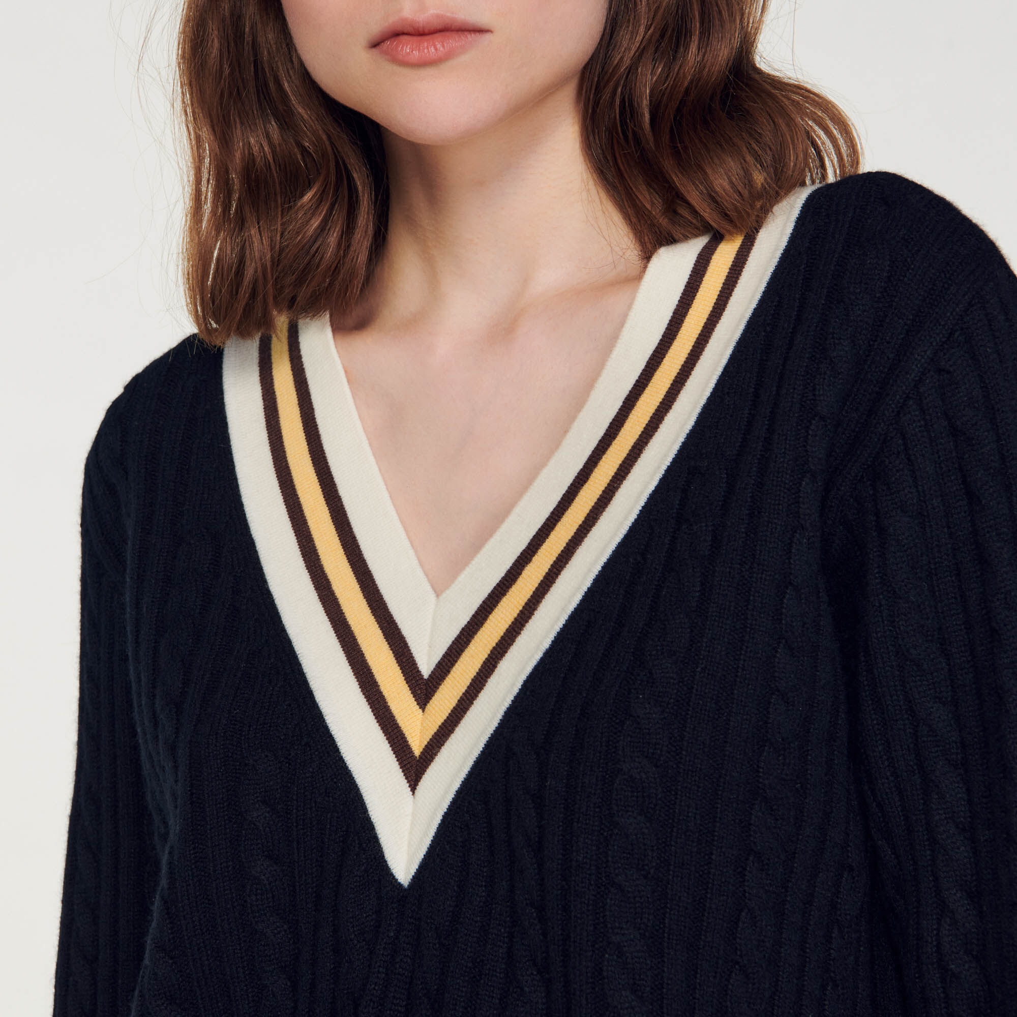 CONTRAST V-NECK JUMPER - 3
