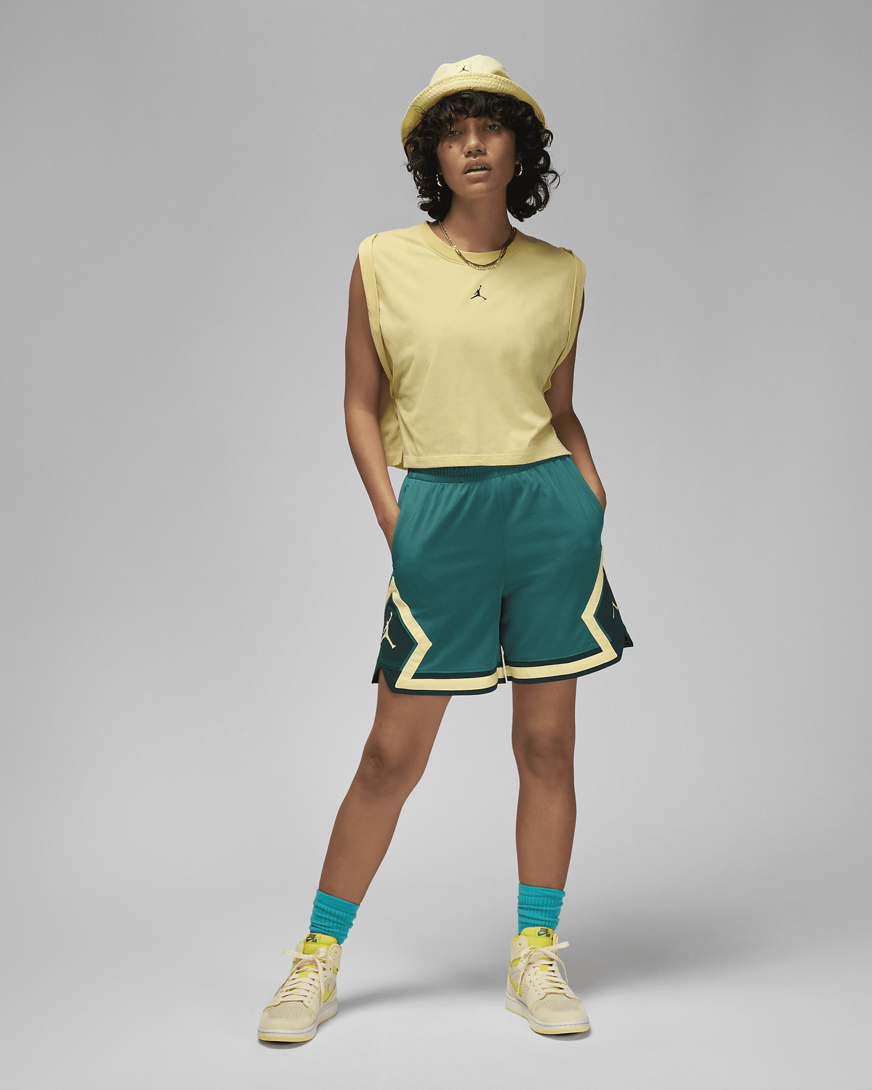 Jordan Sport Women's Diamond Shorts - 6