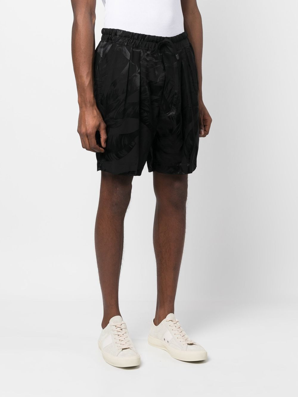 leaf-print shorts - 3