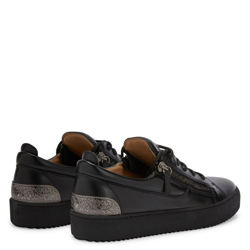Giuseppe Zanotti Frankie outlook