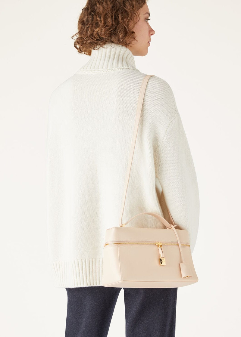 Loro Piana Extra Bag L27 outlook