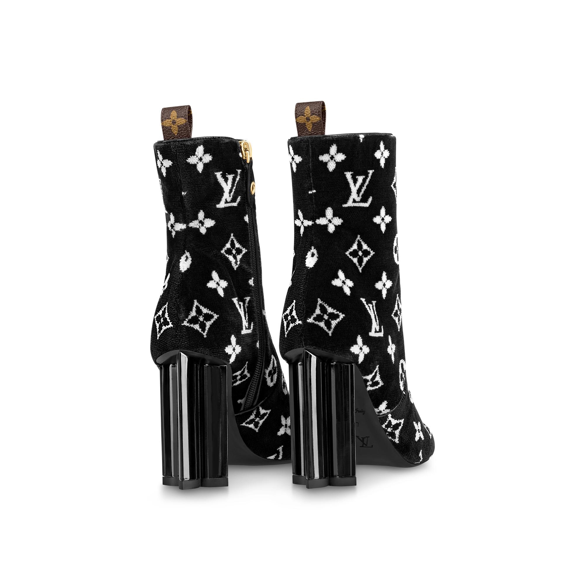 Silhouette Ankle Boot - 4