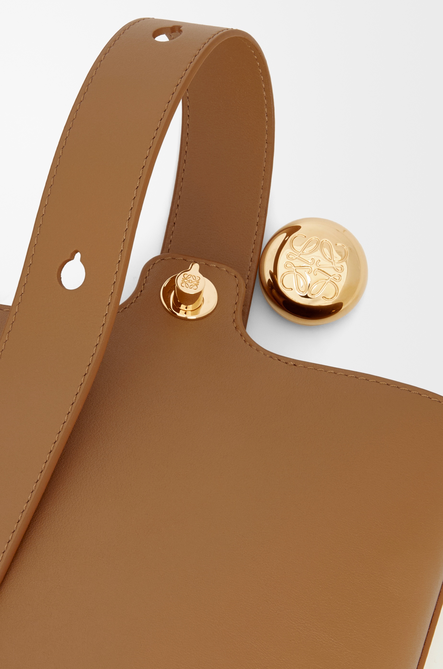 Mini Pebble Bucket bag in mellow calfskin - 8