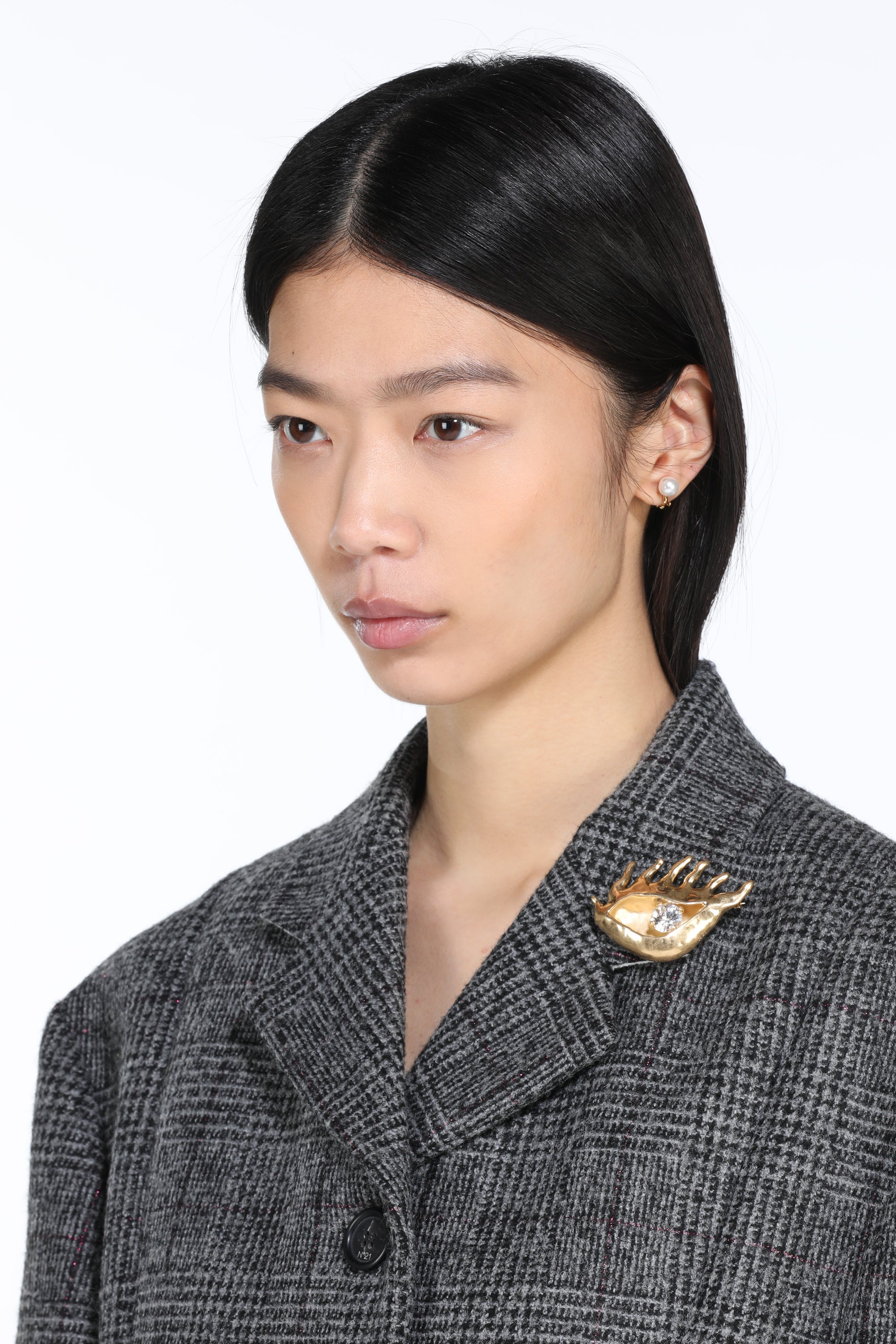 GOLDEN EYE-SHAPED BROOCH - 4