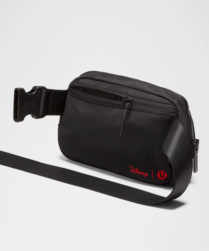 Disney x lululemon *Everywhere Belt Bag Long Strap 1L Mickey in Motion 5