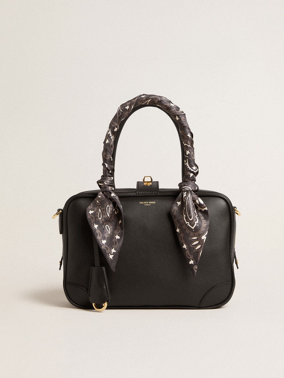 Vita Bag in smooth black leather with gold details - 8