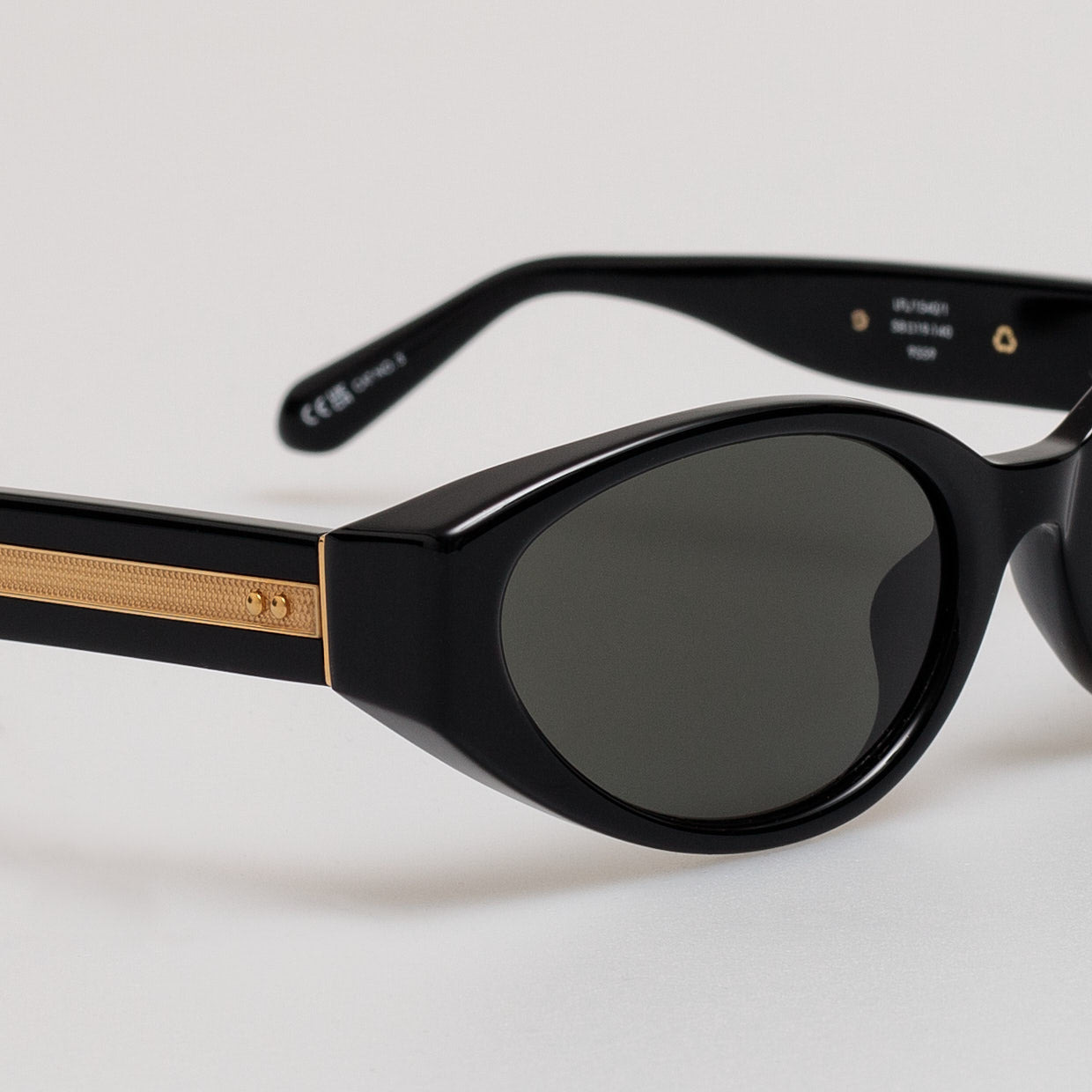 Lyra Oval Sunglasses in Black - 4