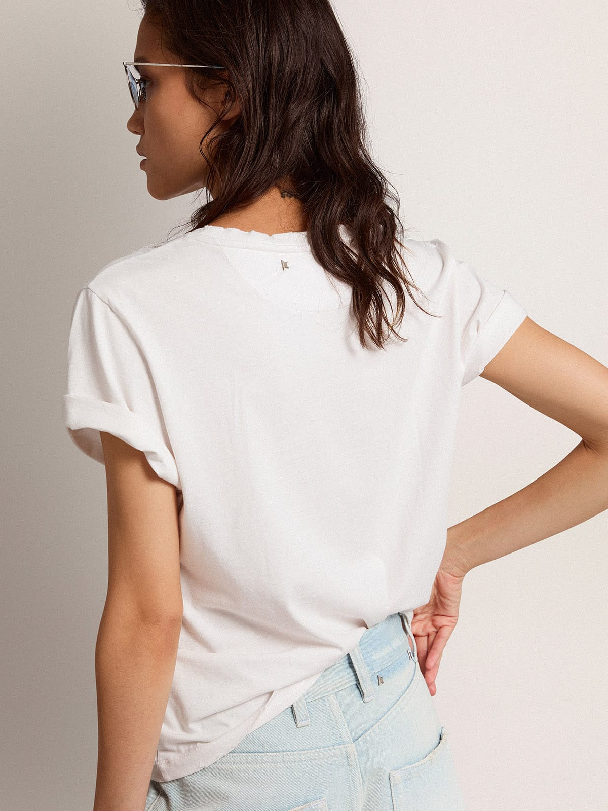 Women's white T-shirt with distressed treatment - 4