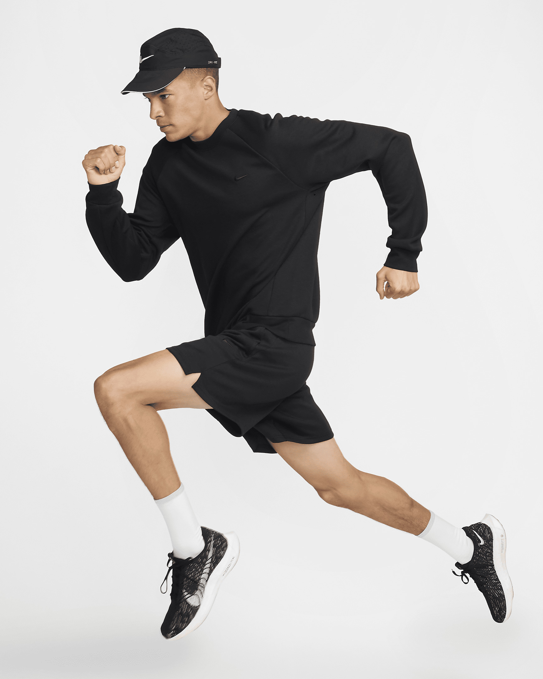 Nike Primary Men's Dri-FIT UV Versatile Crew - 8
