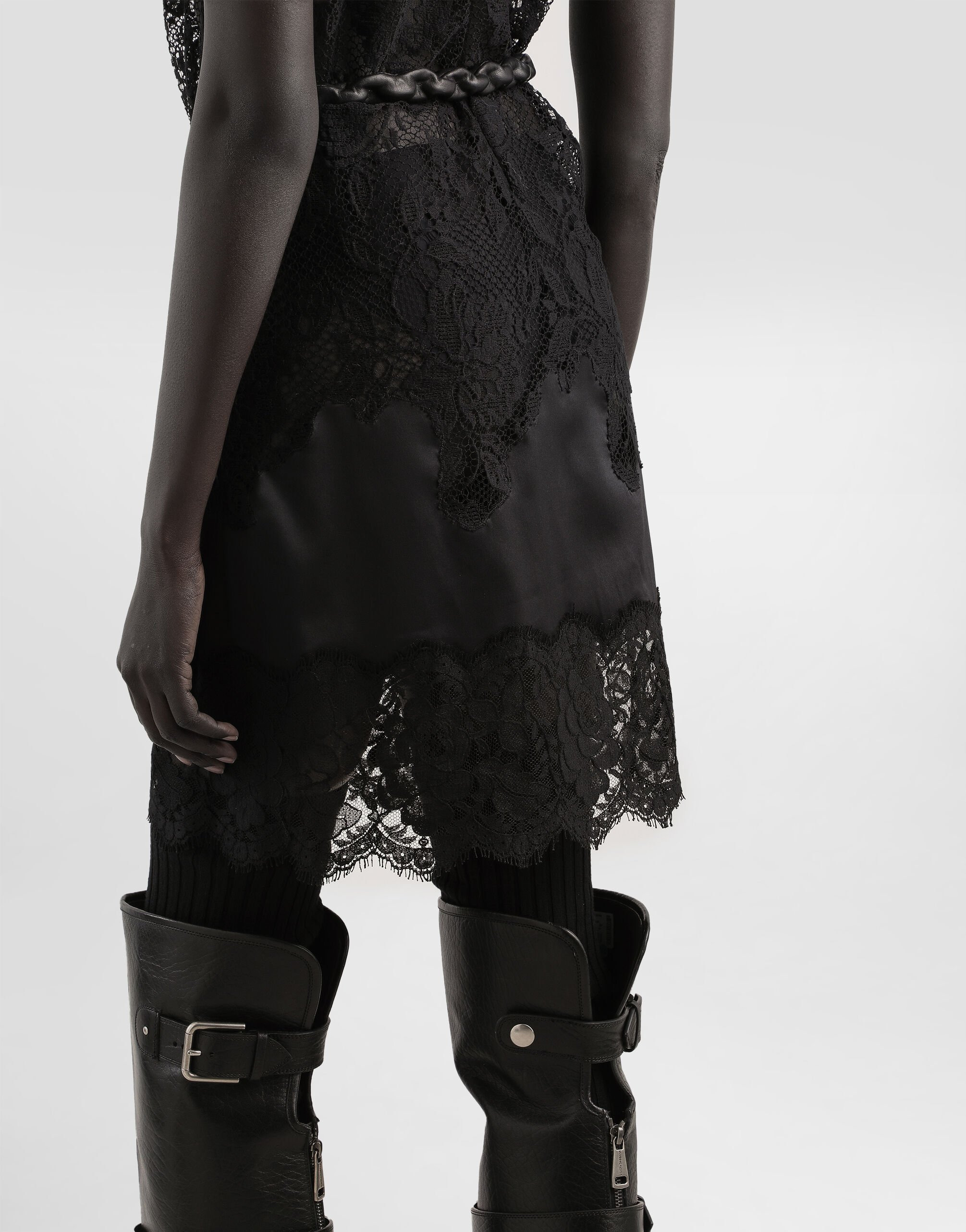 Short dress with lace - 6