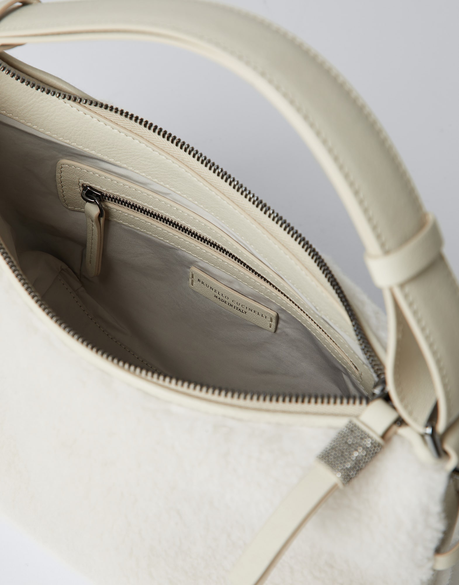 Virgin wool and cashmere fleecy bag with monili - 5