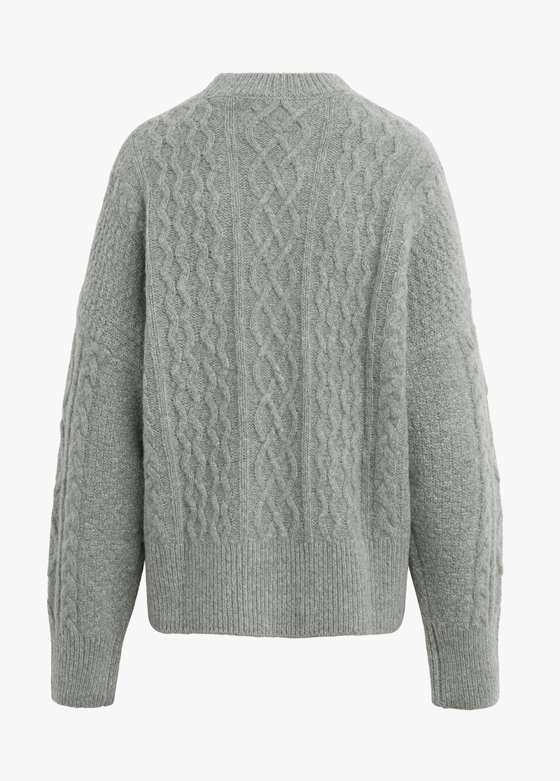 THE OVERSIZED CABLE SWEATER 6