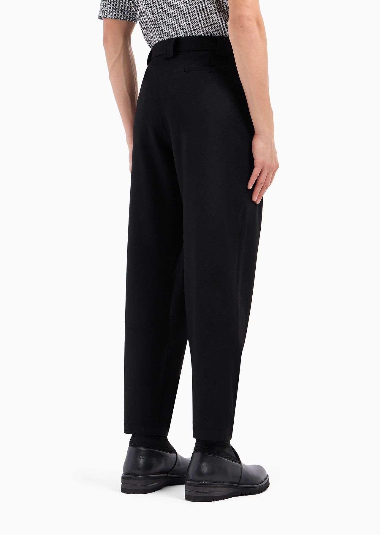 Single-pleat lightweight wool cloth trousers - 3