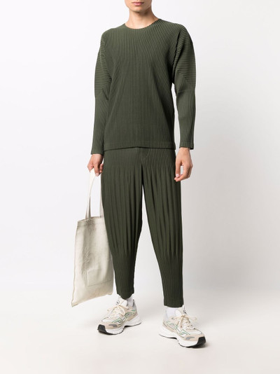 ISSEY MIYAKE pleated balloon-leg trousers outlook