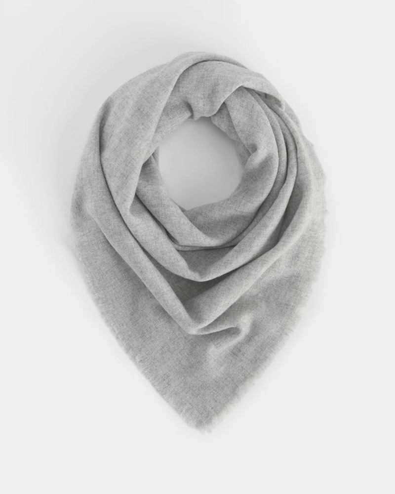 THE CASHMERE FEATHER SCARF 1